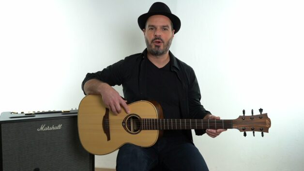 how to position left hand on guitar by hubert boulogne