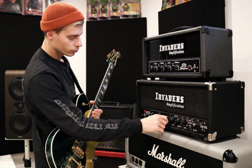 Nelson-Martins-Invaders-amplification
